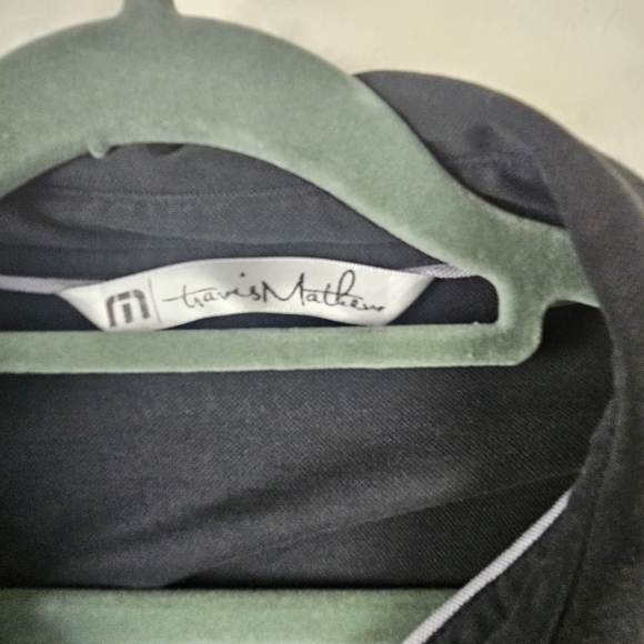 Travis Mathew Polo Black guessing med   Preppy  no size tag see measurements - Picture 2 of 9